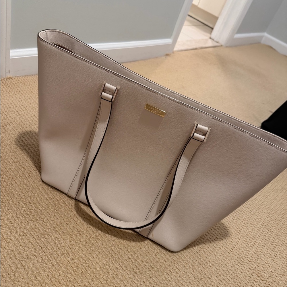 Kate Spade Cream Leather Tote Bag - Elegant Everyday Carry
